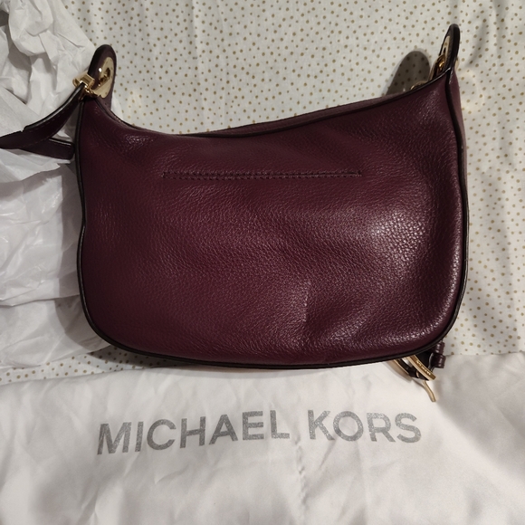 Exquisite Michael Kors Leather Raven Medium Messenger handbag Purse Plum NWOT - Picture 4 of 13